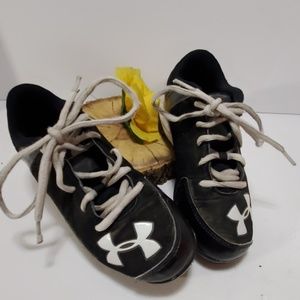 Sports Under Armour cleats black